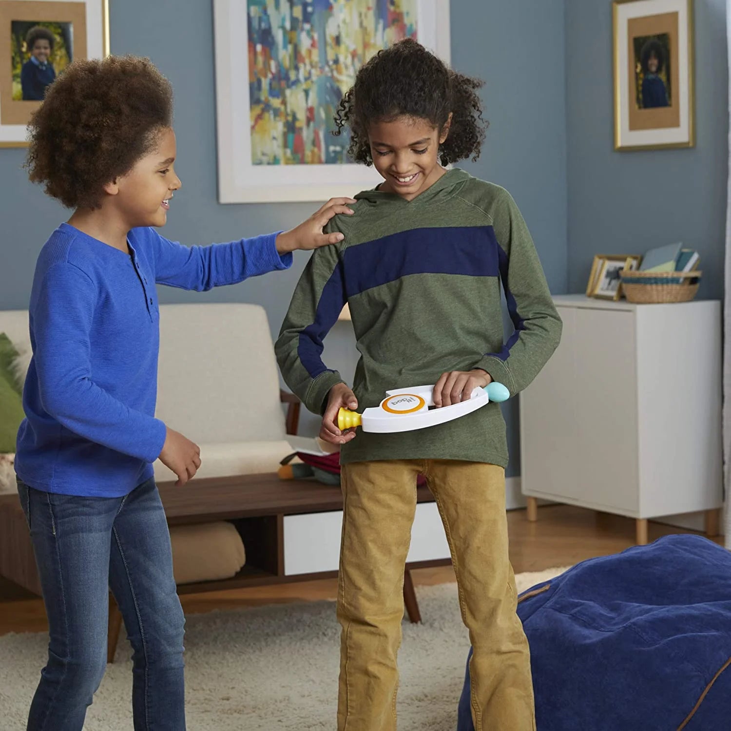 Bop It! Electronic Game for Kids Ages 8 and Up, Kids Board Games for 1+ Players, Kids Gifts  |  WTWL937XA