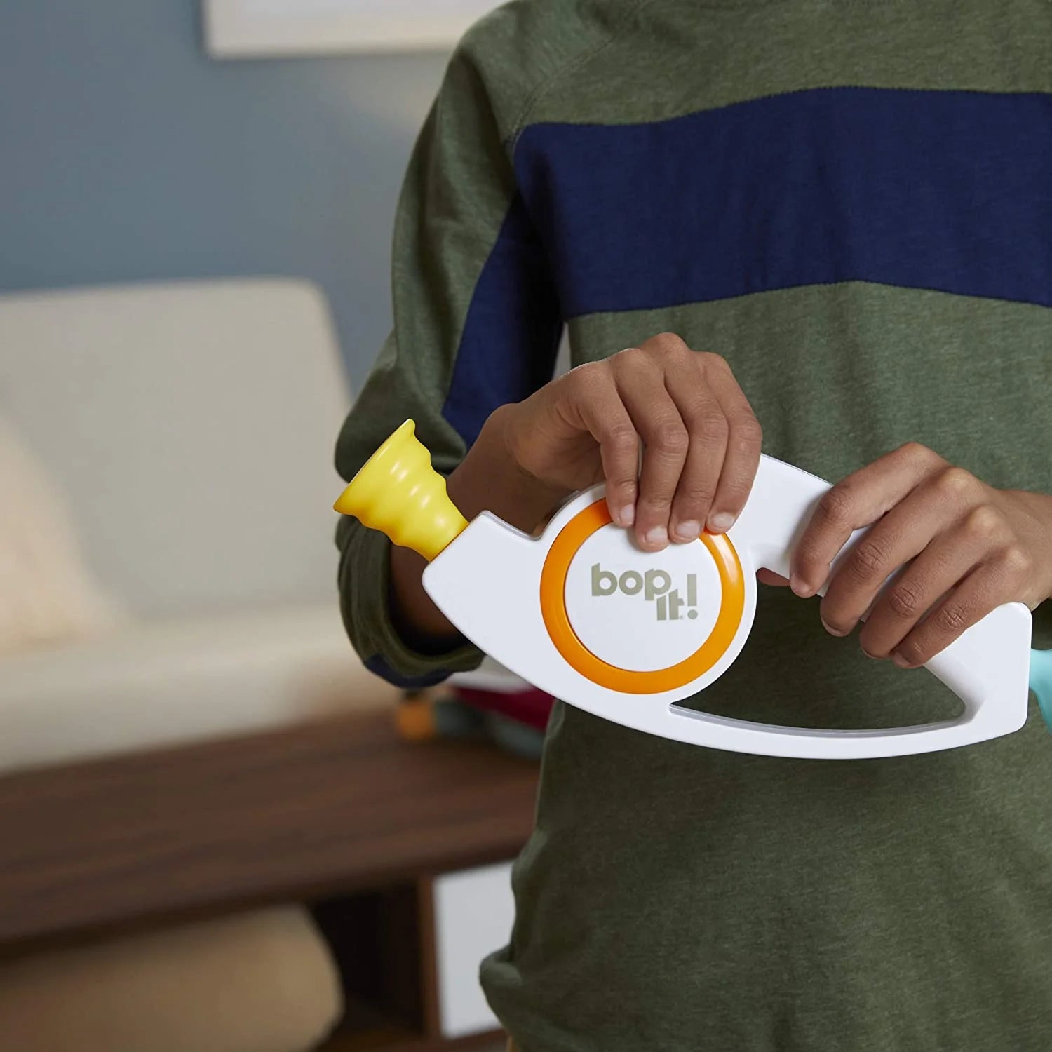 Bop It! Electronic Game for Kids Ages 8 and Up, Kids Board Games for 1+ Players, Kids Gifts  |  WTWL937XA