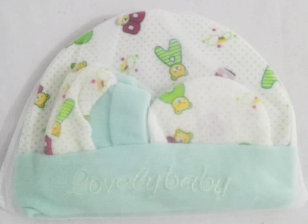 Fancy Designer Baby Cap and Sock Matching Set | NNC36b
