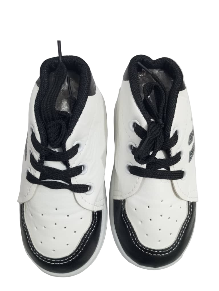 Beautiful Fashion Sport Canvas, White and Black | RSE13a