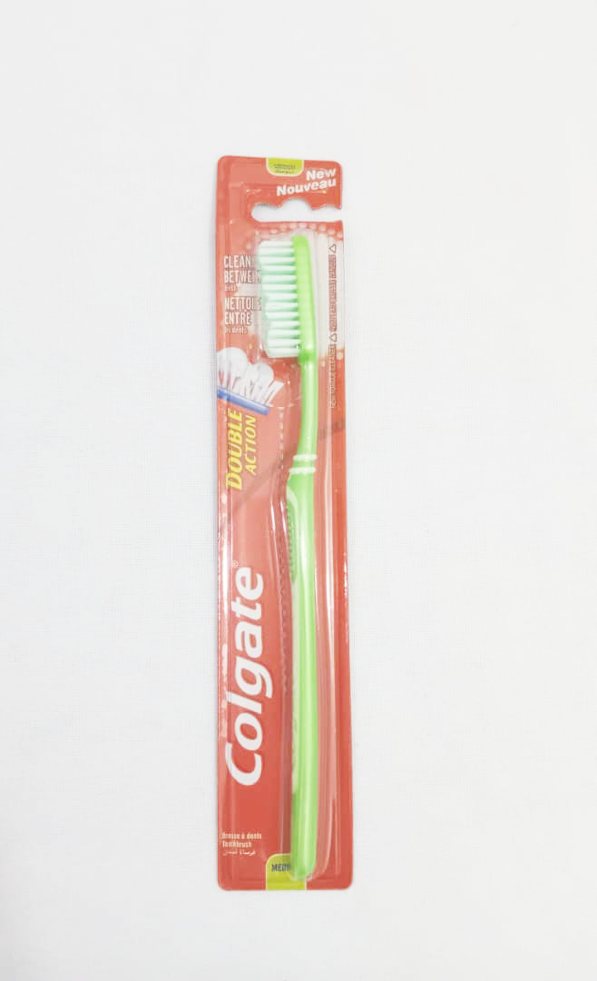 Colgate Double Action Toothbrush, Green | EVG47c