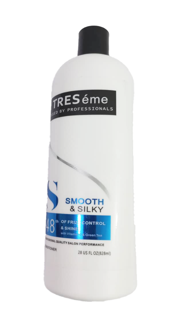 TRESeme Smooth & Silky 48th Of Frizz Control & Shine with Vitamin C & Green Tea Shampoo, 828ML | UGM47b