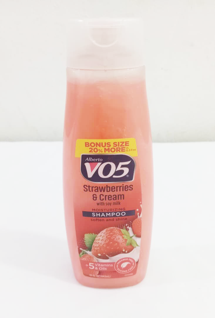 Alberto VO5 Strawberries & Cream with Soy Milk Moisturizing Shampoo, 443ML | UGM28c