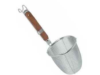 Noodle Strainer Wire Mesh with Wooden Handle for Homes, Hotels, and Restaurants | TCHG232a