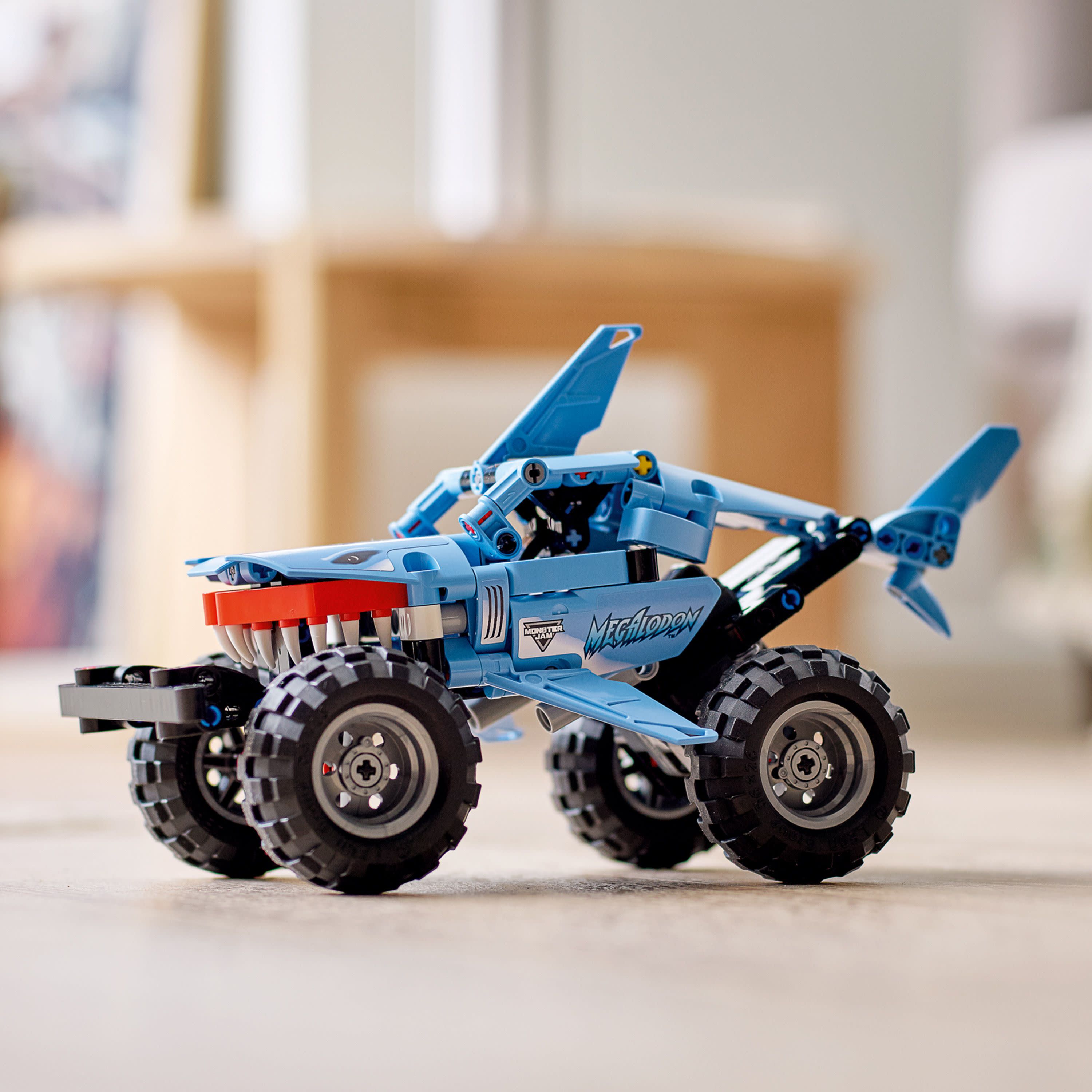 LEGO Technic Monster Jam Megalodon 42134 2 in 1 Pull Back Shark Truck to Lusca Low Racer Car Toy, 2022 Series, Set for Kids, Boys and Girls 7 Plus Years Old | MTTS189